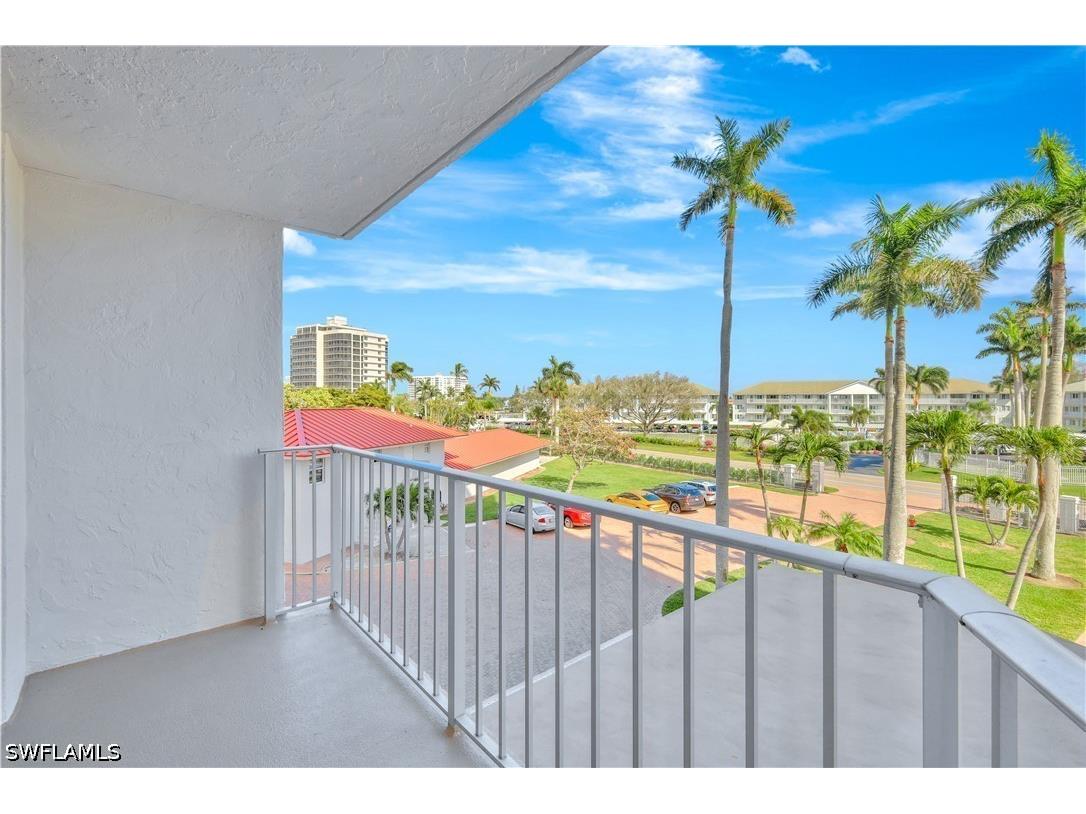 10701 Gulf Shore Drive #302 Naples FL 34108 226014821 image16