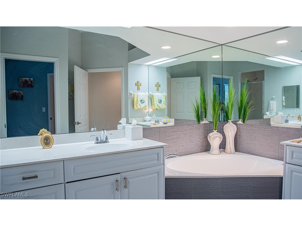 10711 Crooked River Road #202 Estero FL 34135 225080566 image20