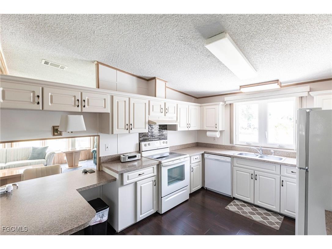 10716 Timber Pines Court North Fort Myers FL 33903 2025006573 image6