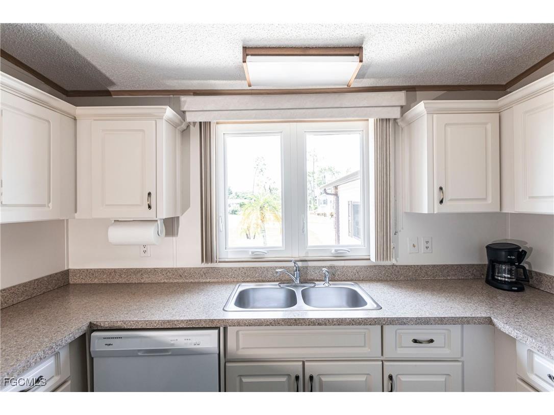 10716 Timber Pines Court North Fort Myers FL 33903 2025006573 image8