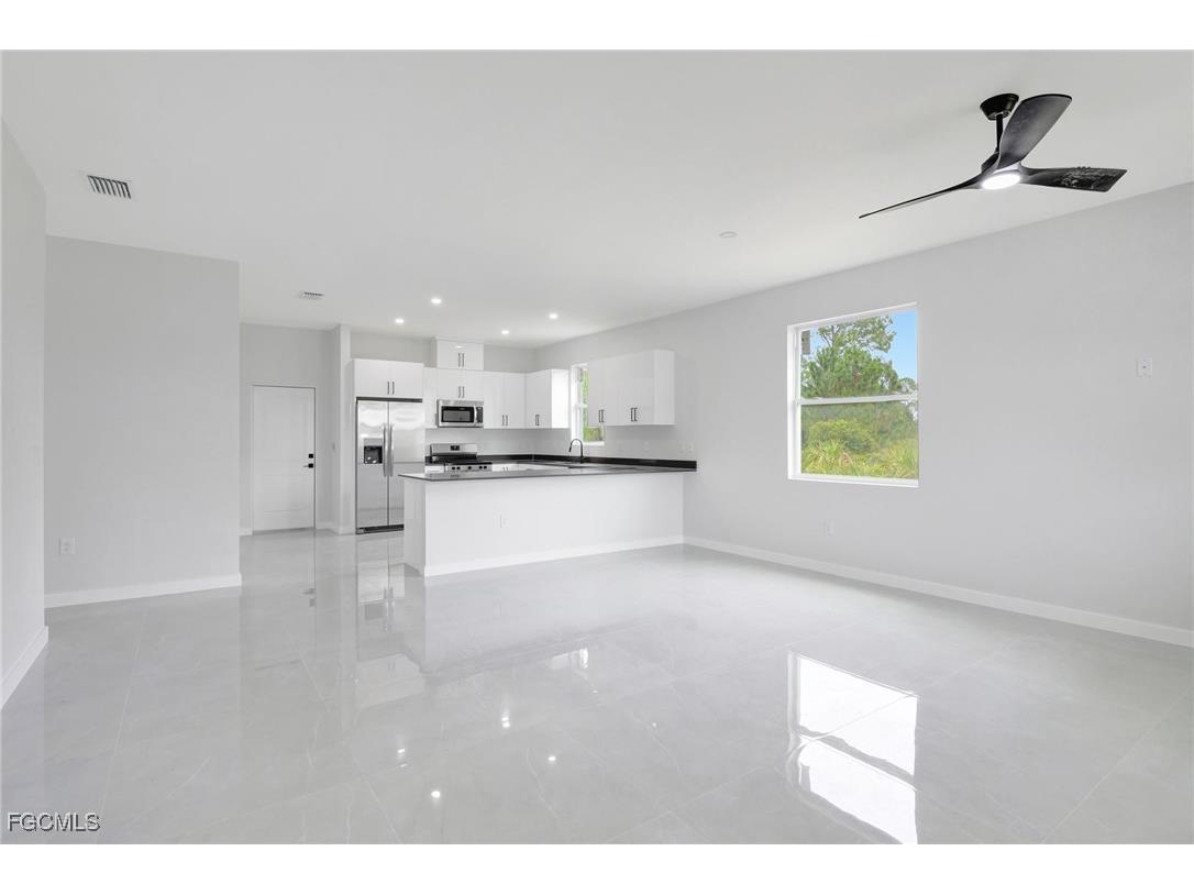 1072 Norton Avenue S Lehigh Acres FL 33974 2025021114 image4