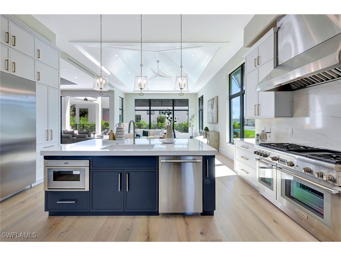 10720 Vanderbilt Drive Naples FL 34108 225070086 image2