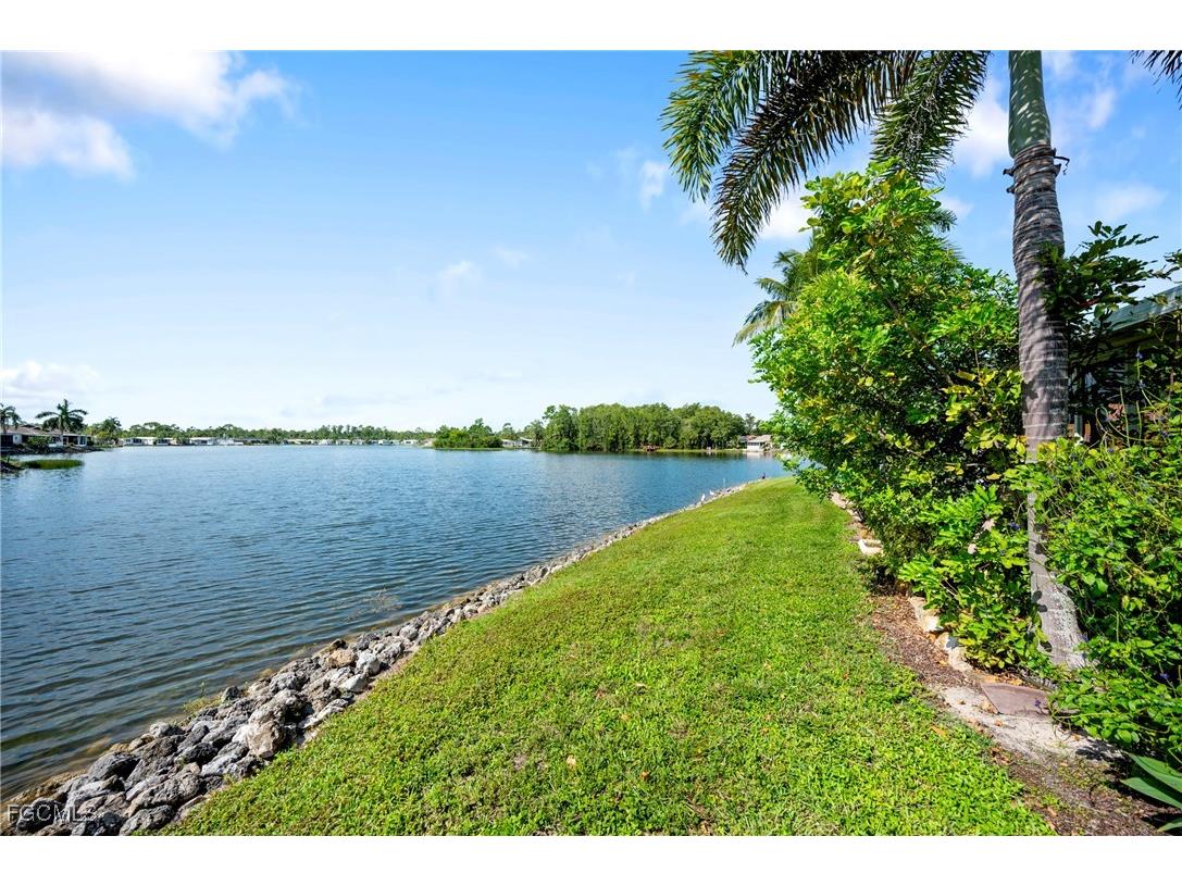 10726 Parrot Cove Circle Estero FL 33928 2025000956 image1