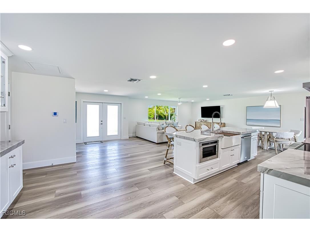 1073 Sand Castle Road Sanibel FL 33957 2025015922 image7