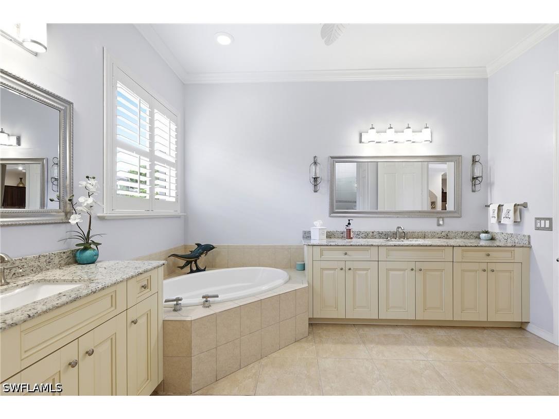 Naples FL 34119 226021204 image16