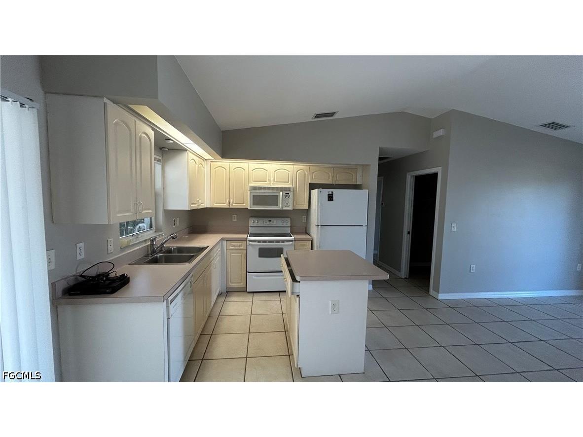 10738 Cocoatree Court Lehigh Acres FL 33936 2026020685 image4