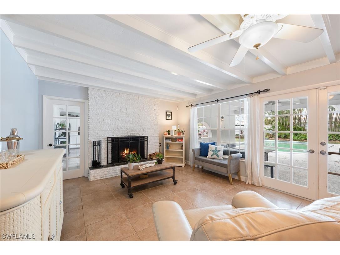 1074 Illinois Drive Naples FL 34103 223023199 image1