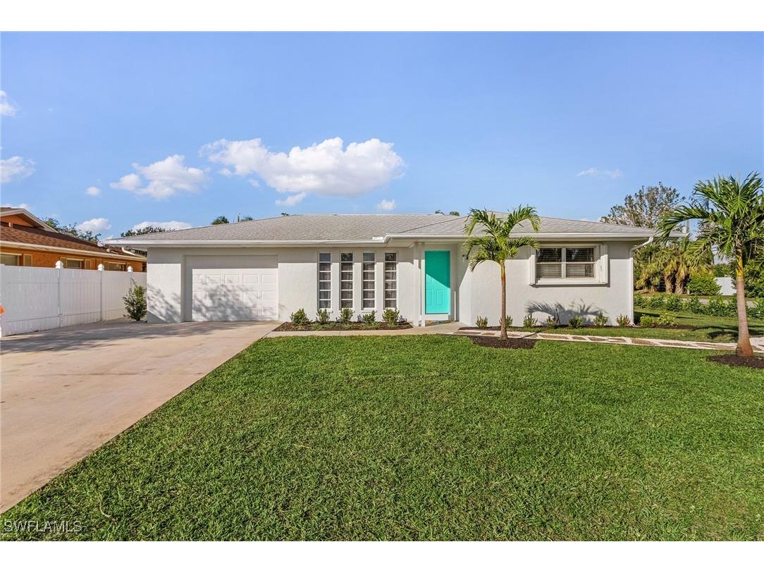 1075 Hilltop Drive Naples FL 34103 224077580 image1