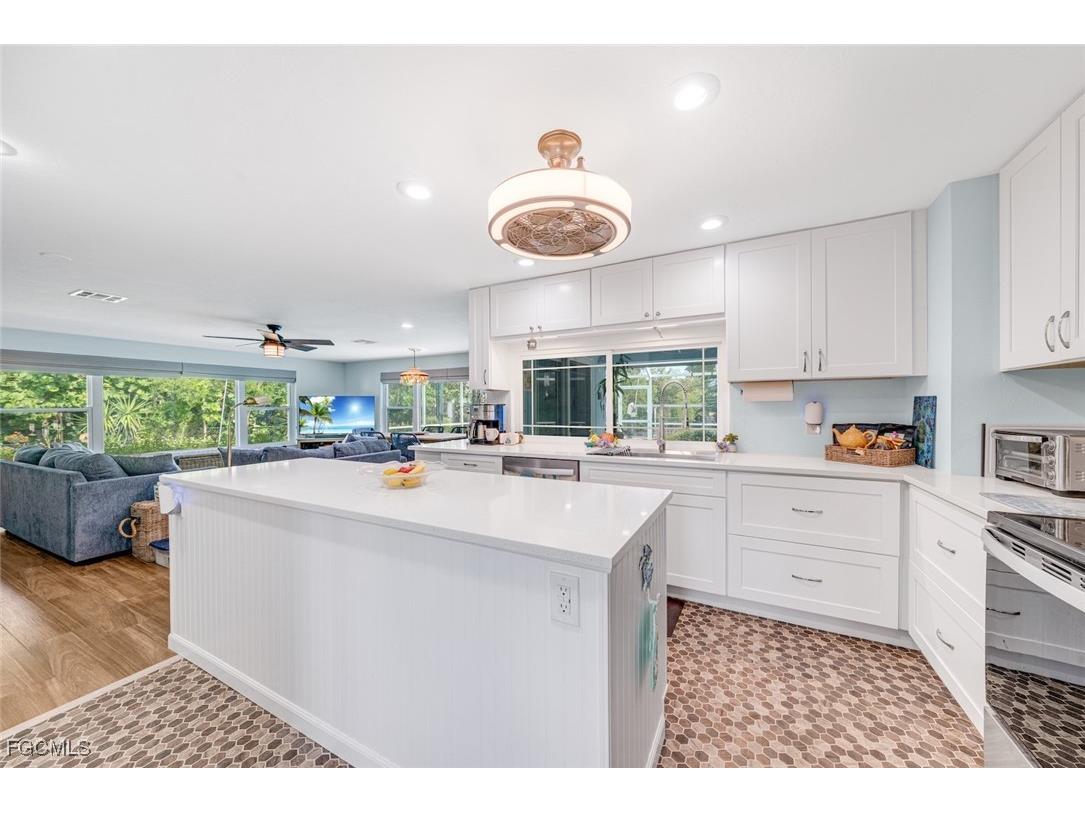 1076 Captains Walk Street Sanibel FL 33957 2025021024 image16