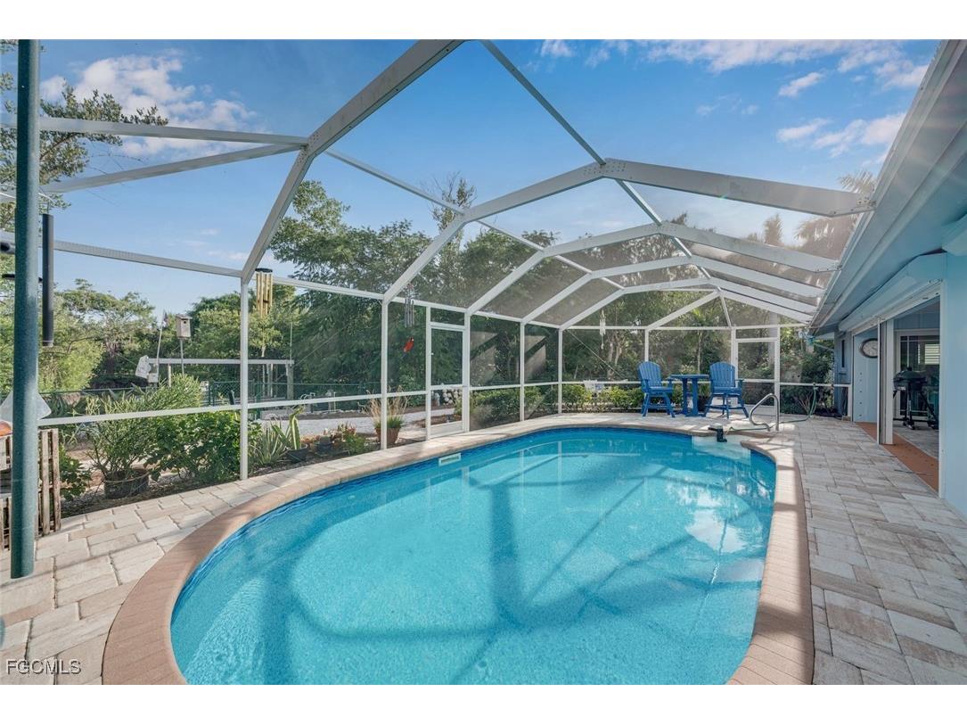 1076 Captains Walk Street Sanibel FL 33957 2025021024 image21