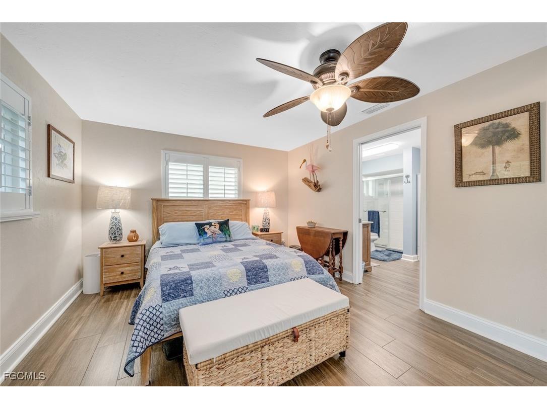 1076 Captains Walk Street Sanibel FL 33957 2025021024 image27