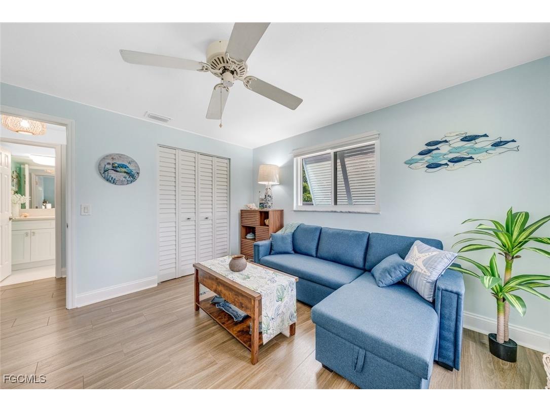 1076 Captains Walk Street Sanibel FL 33957 2025021024 image34