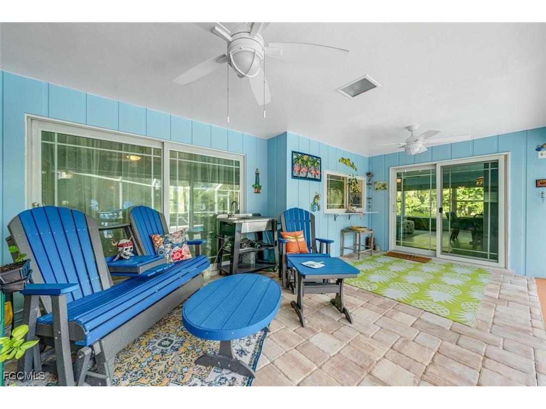1076 Captains Walk Street Sanibel FL 33957 2025021024 image37