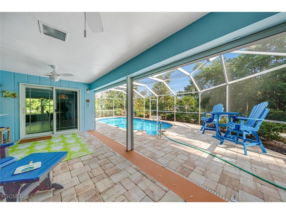 1076 Captains Walk Street Sanibel FL 33957 2025021024 image39