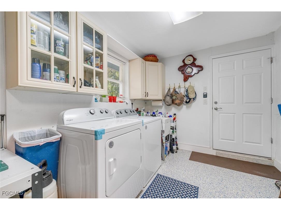 1076 Captains Walk Street Sanibel FL 33957 2025021024 image49