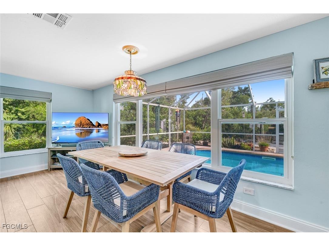 1076 Captains Walk Street Sanibel FL 33957 2025021024 image6