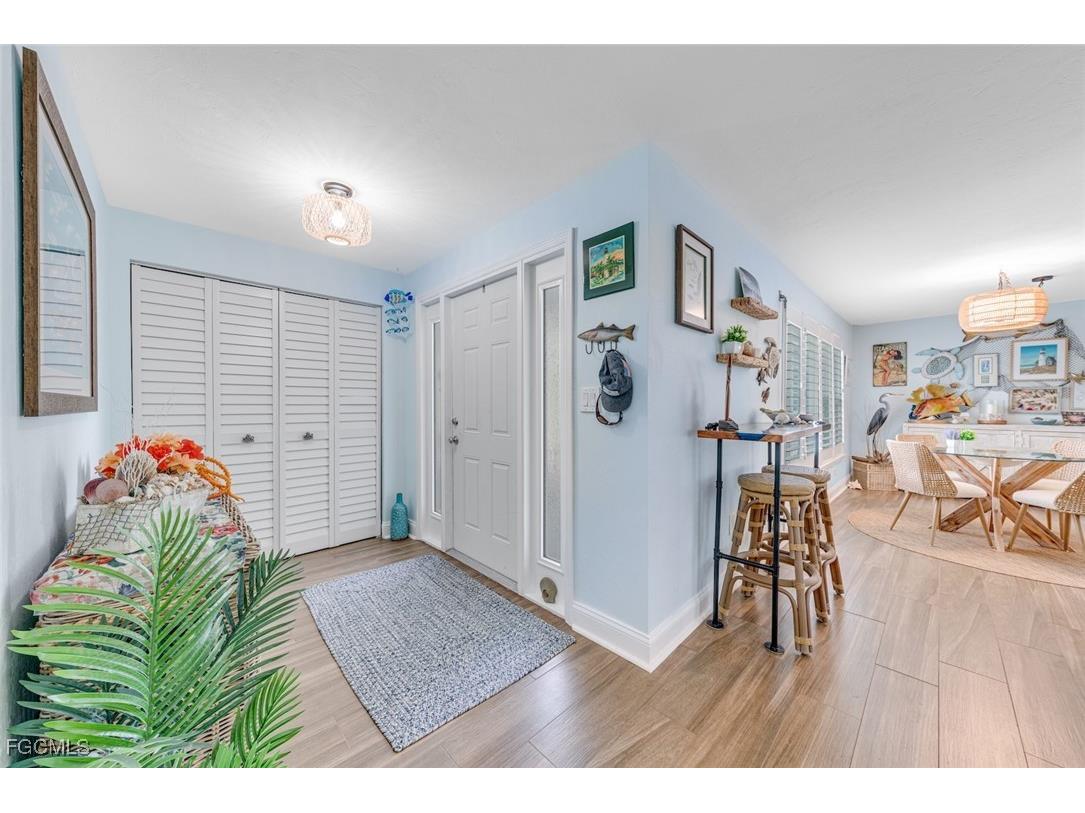 1076 Captains Walk Street Sanibel FL 33957 2025021024 image9