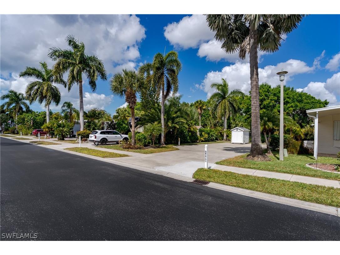 1076 Diamond Lake Circle Naples FL 34114 226007498 image10