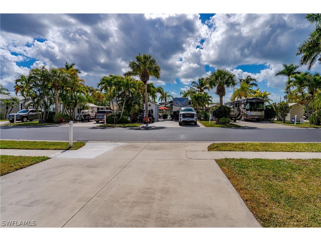 1076 Diamond Lake Circle Naples FL 34114 226007498 image13