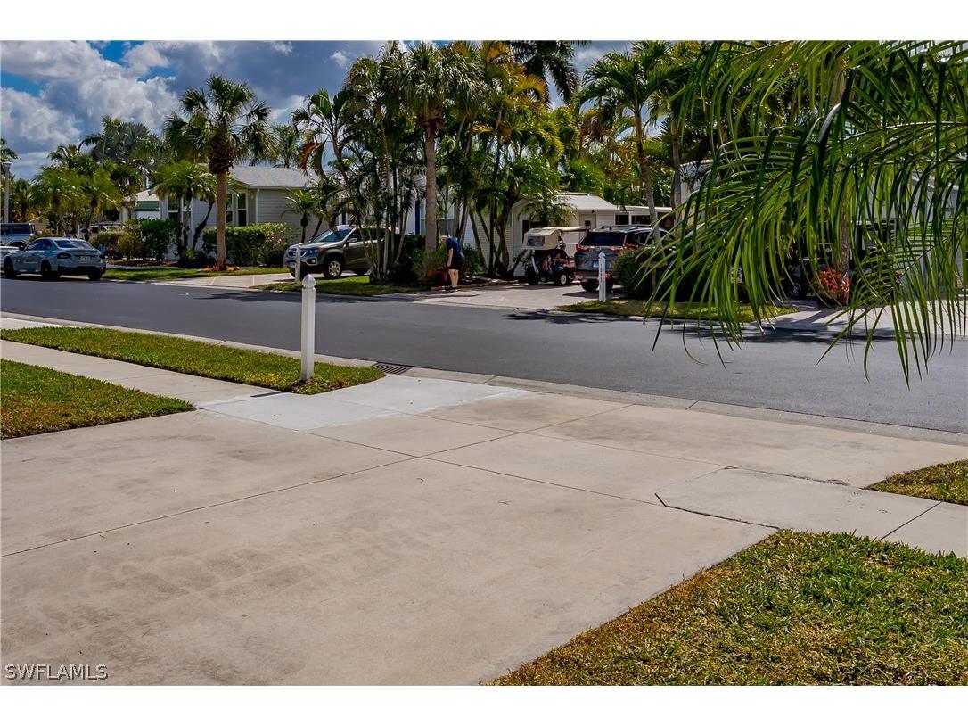 1076 Diamond Lake Circle Naples FL 34114 226007498 image15