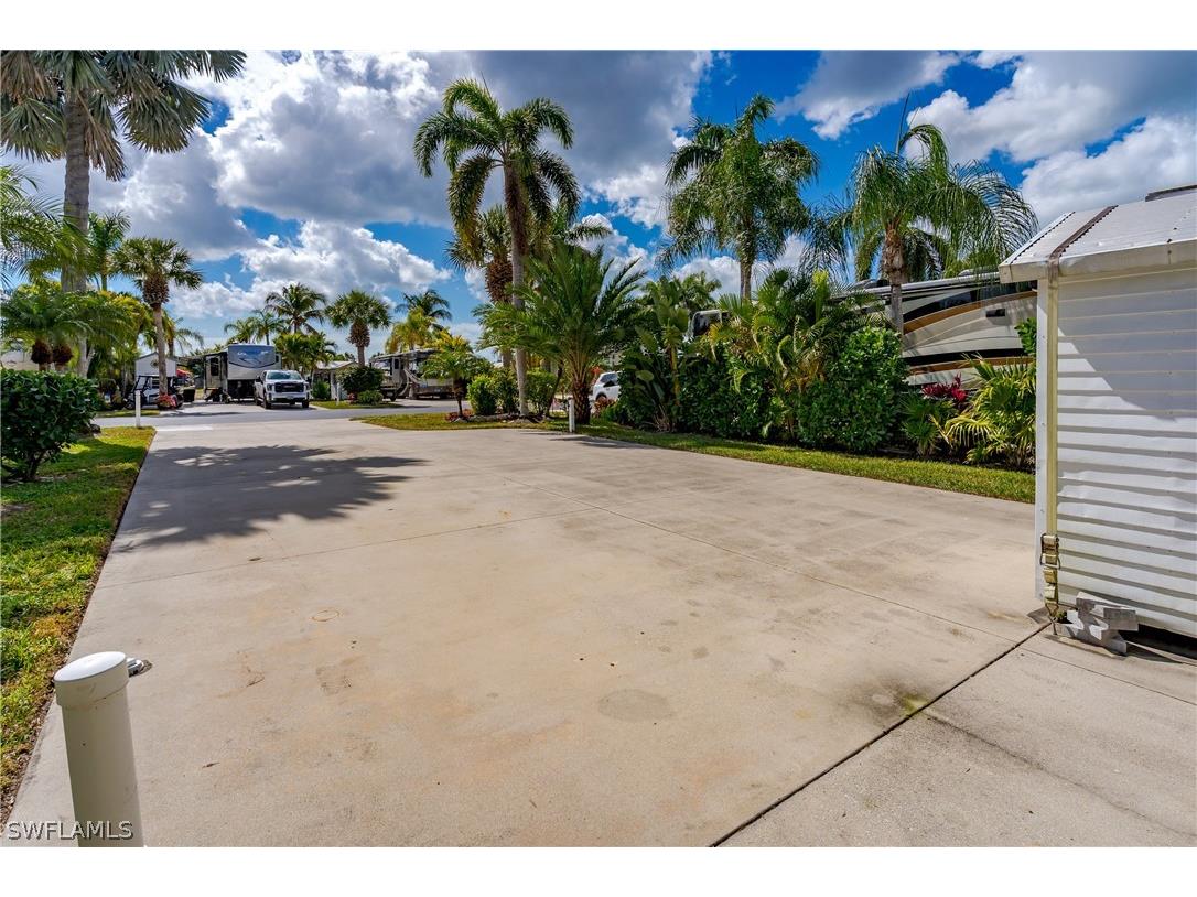 1076 Diamond Lake Circle Naples FL 34114 226007498 image17