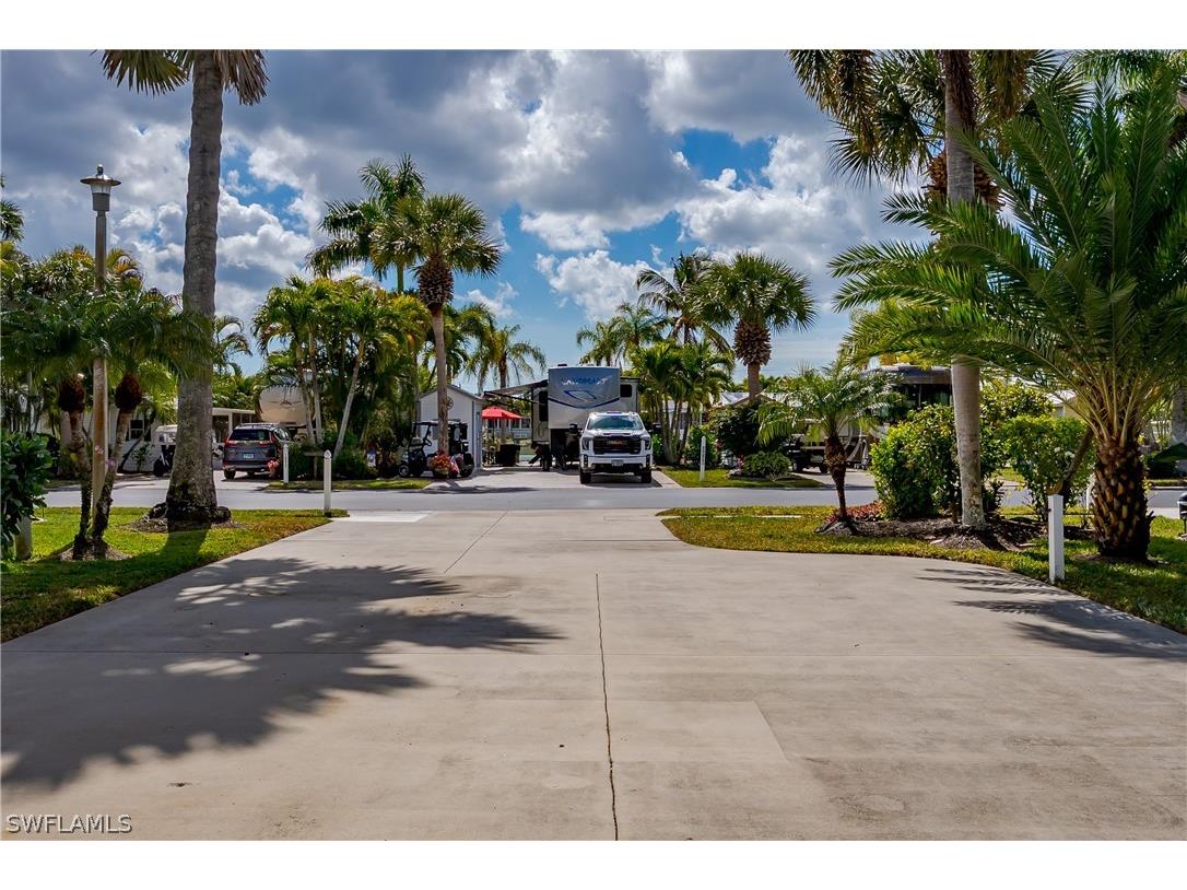 1076 Diamond Lake Circle Naples FL 34114 226007498 image20