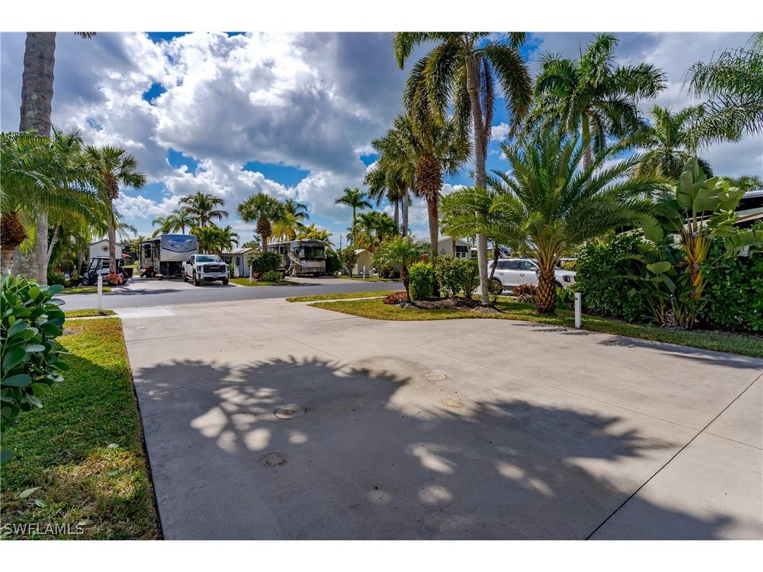 1076 Diamond Lake Circle Naples FL 34114 226007498 image27