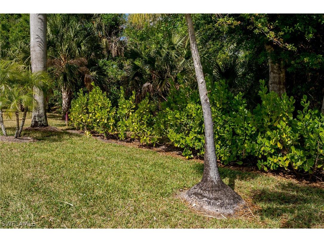1076 Diamond Lake Circle Naples FL 34114 226007498 image4