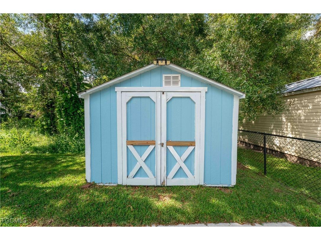 1076 Park Drive Labelle FL 33935 2025012998 image25