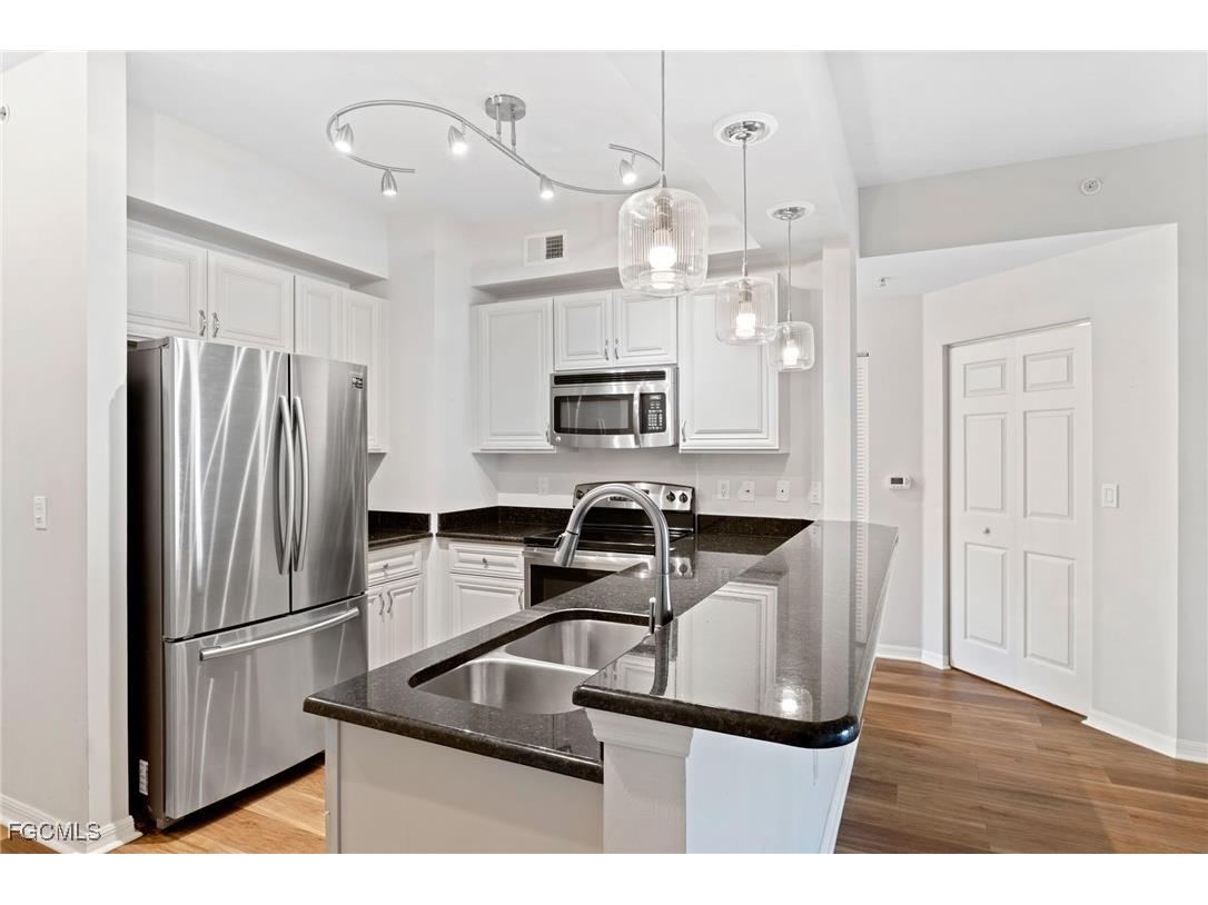 1076 Winding Pines Circle #101 Cape Coral FL 33909 2026000101 image9