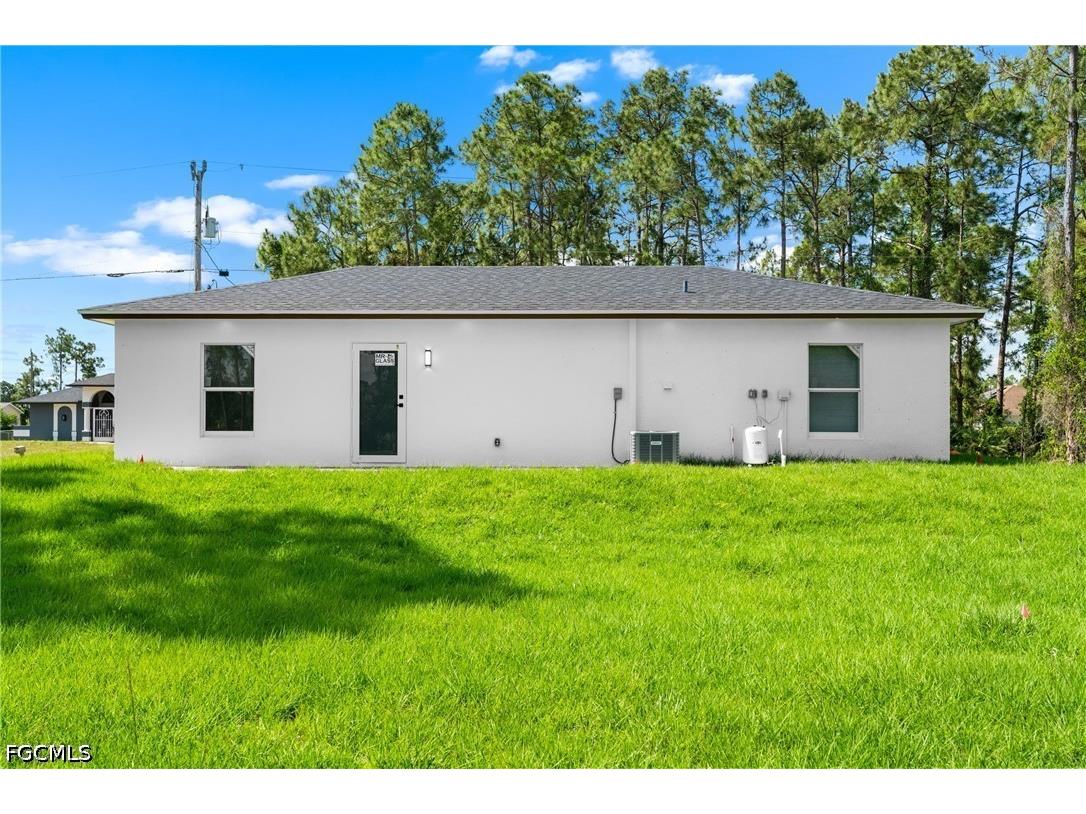 1077 Merry Street E Lehigh Acres FL 33974 2026020220 image5