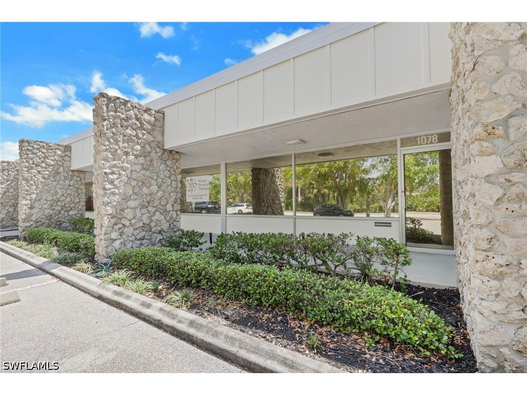 1078 1080 1082 6th Avenue N #18 19 20 Naples FL 34102 226015693 image6