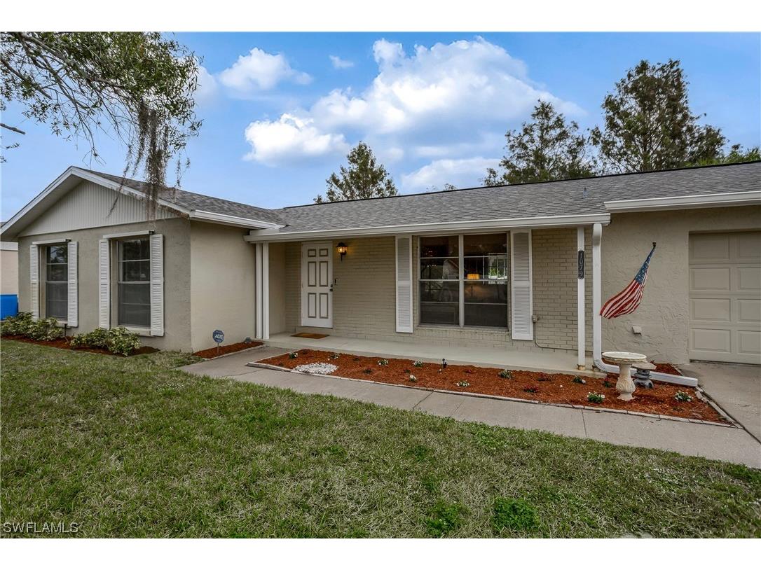 1079 Ridgeway Drive North Fort Myers FL 33903 223094226 image1