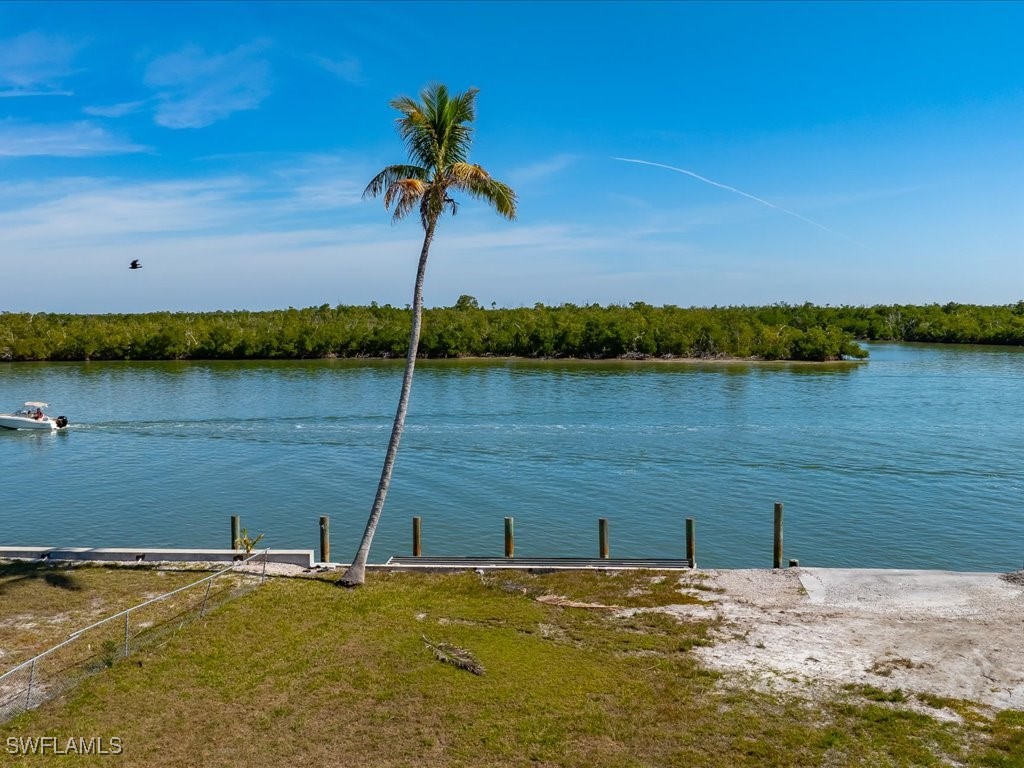 108 East Court Goodland FL 34140 225007324 image1