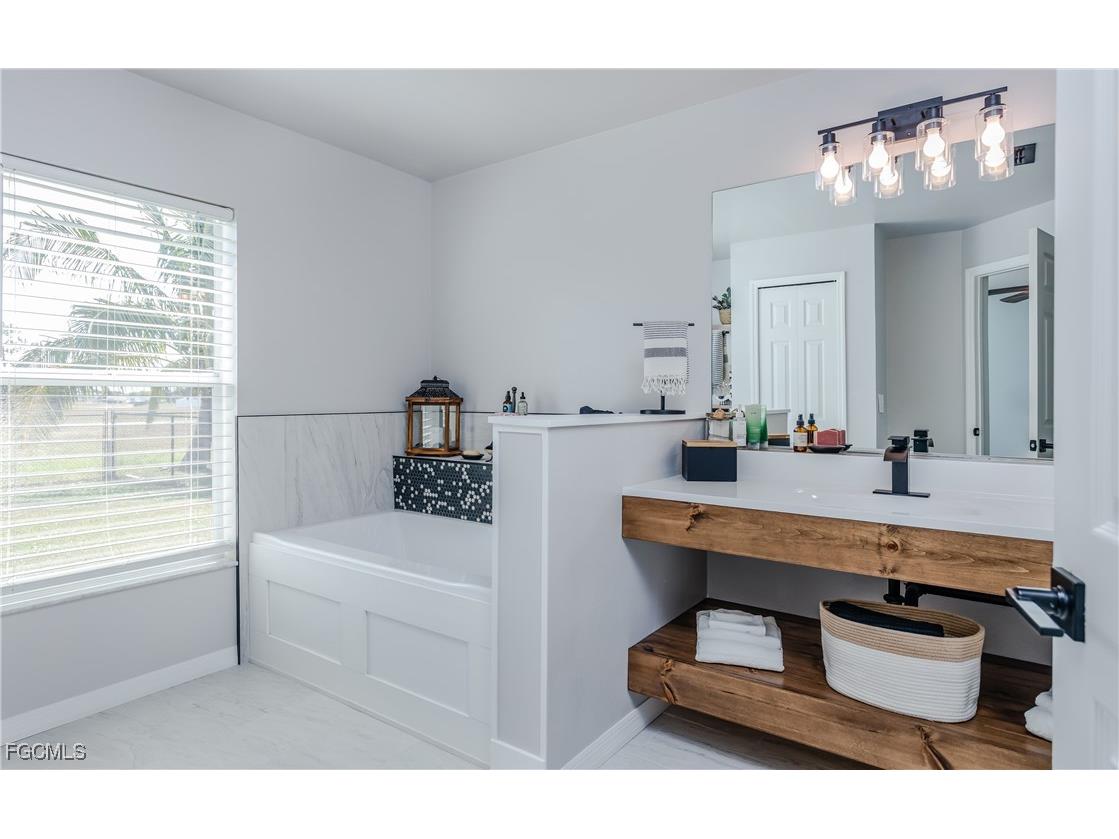 108 NW 28th Street Cape Coral FL 33993 2025017079 image16