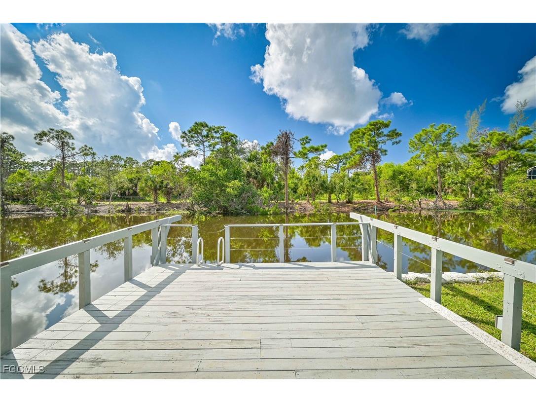 108 Windjammer Way Fort Myers FL 33908 2025011510 image1