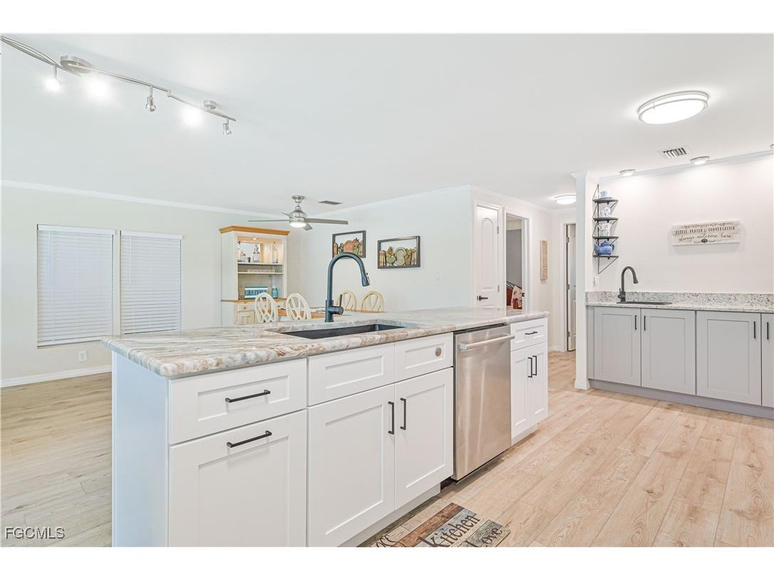 108 Windjammer Way Fort Myers FL 33908 2025011510 image10