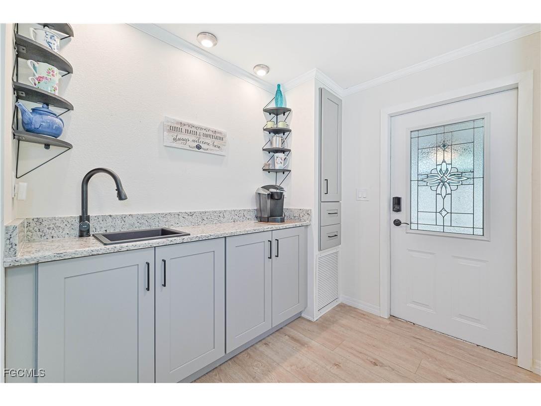 108 Windjammer Way Fort Myers FL 33908 2025011510 image11