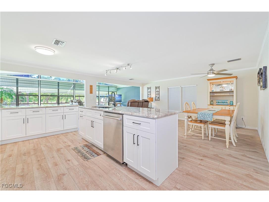 108 Windjammer Way Fort Myers FL 33908 2025011510 image9