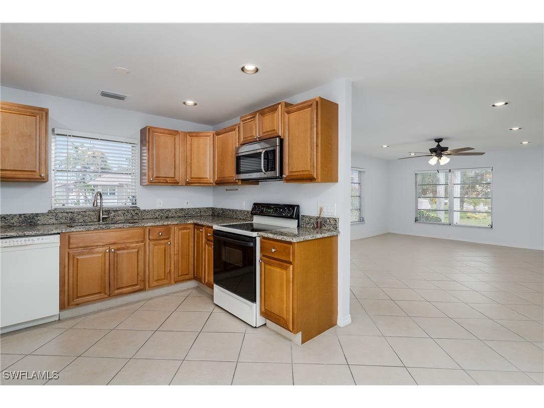 180 Cypress Way E #B212 Naples FL 34110 225067709 image13