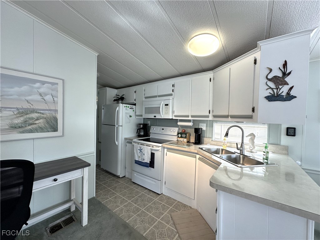 10802 Little Heron Circle Estero FL 33928 2025006488 image12