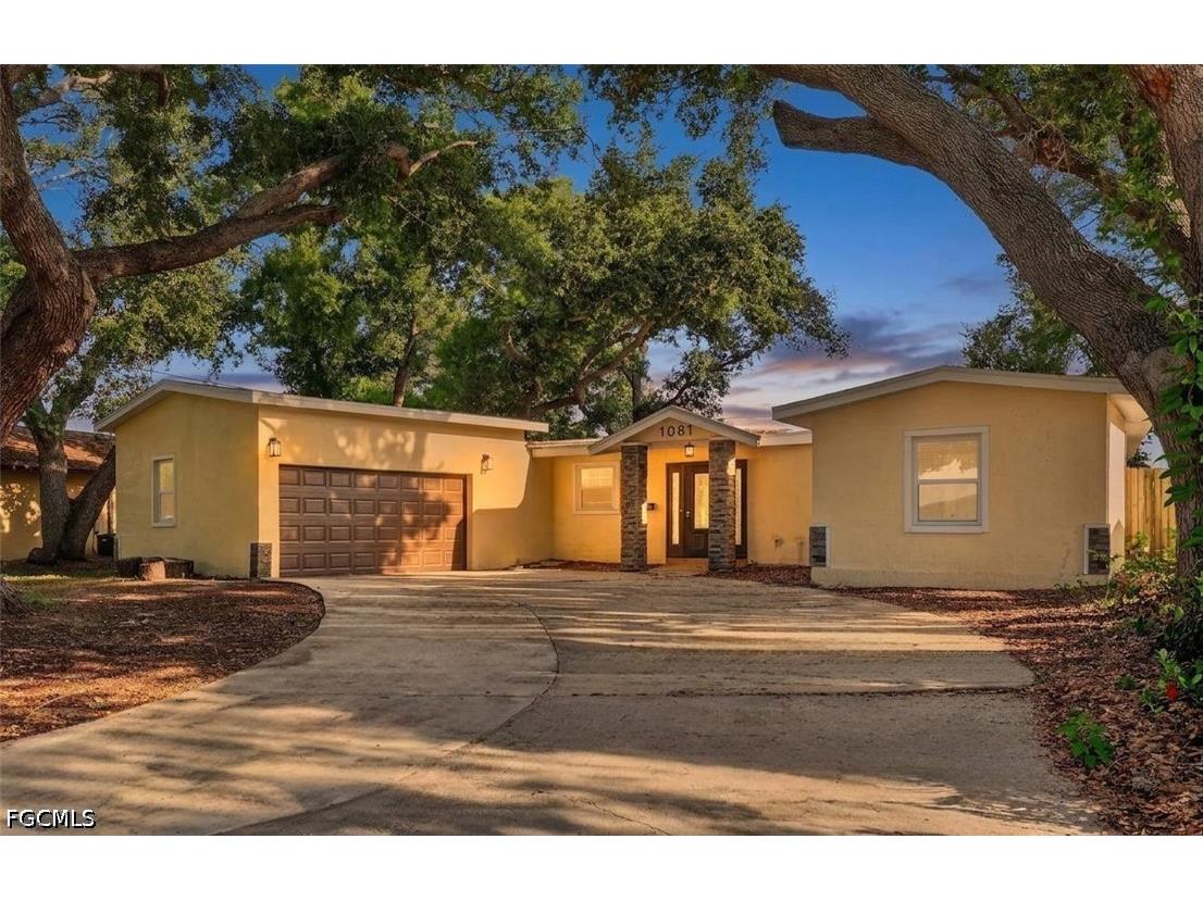 1081 55th Terrace S Saint Petersburg FL 33705 2026018449 image1
