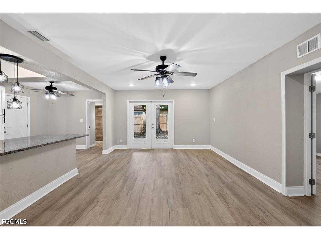 1081 55th Terrace S Saint Petersburg FL 33705 2026018449 image12