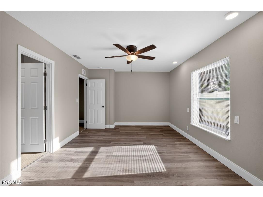 1081 55th Terrace S Saint Petersburg FL 33705 2026018449 image24