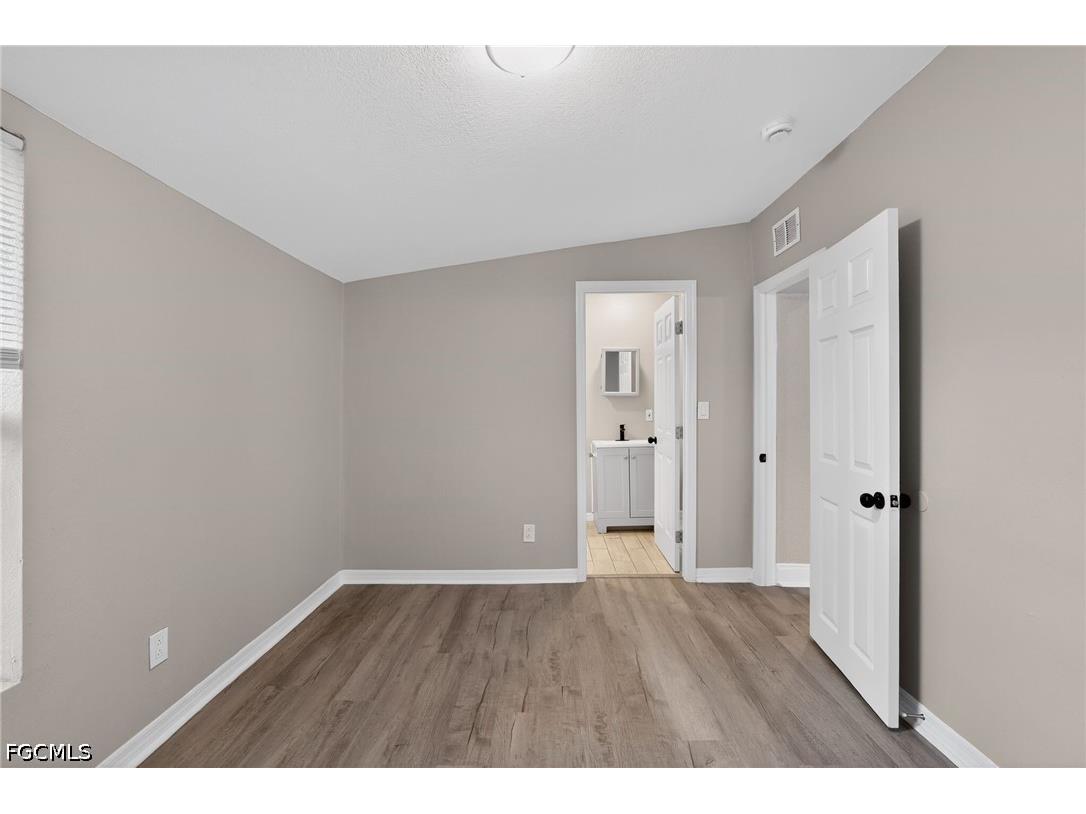 1081 55th Terrace S Saint Petersburg FL 33705 2026018449 image31