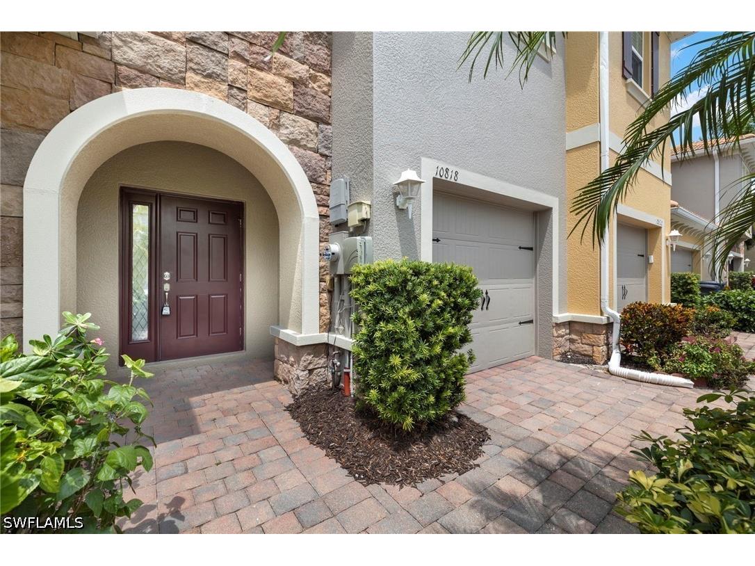 10818 Alvara Way Bonita Springs FL 34135 226007762 image1