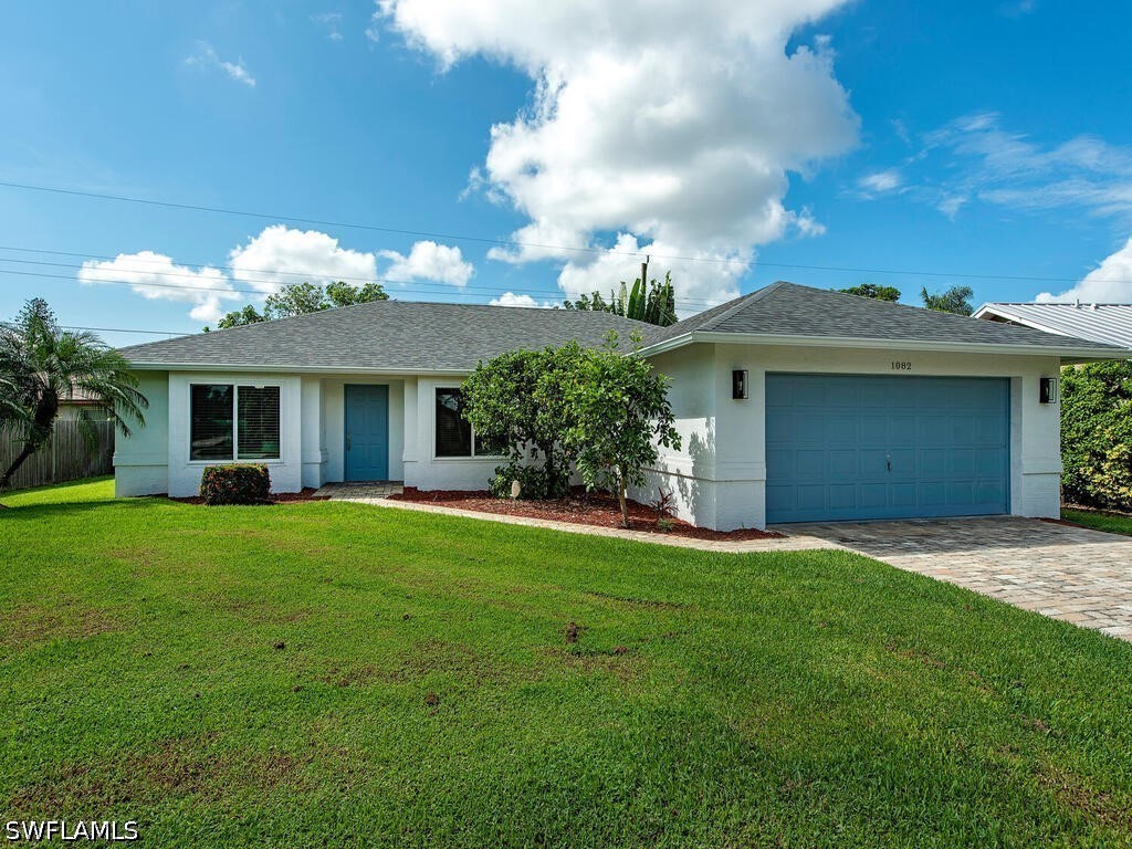 1082 Capri Drive Naples FL 34103 226018577 image1