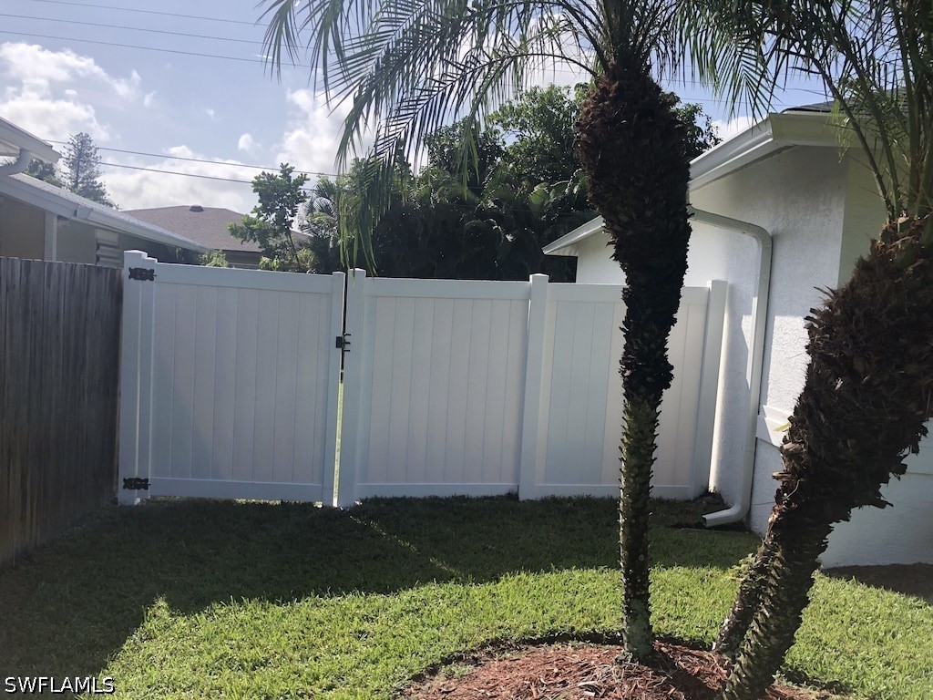1082 Capri Drive Naples FL 34103 226018577 image13