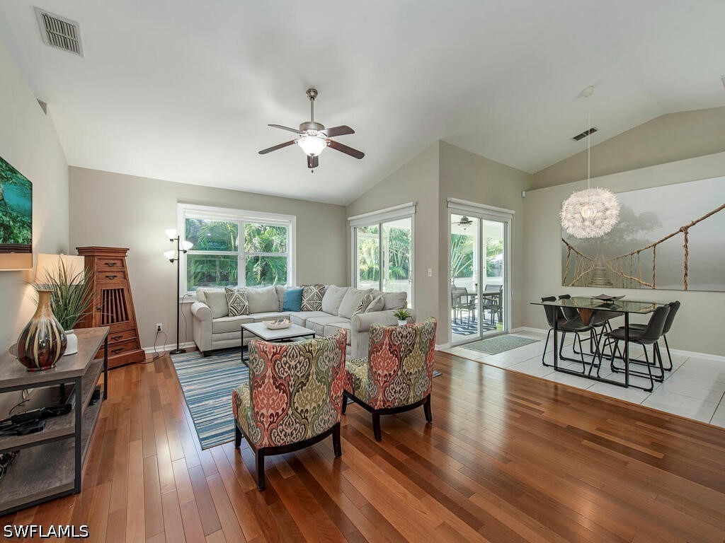 1082 Capri Drive Naples FL 34103 226018577 image2