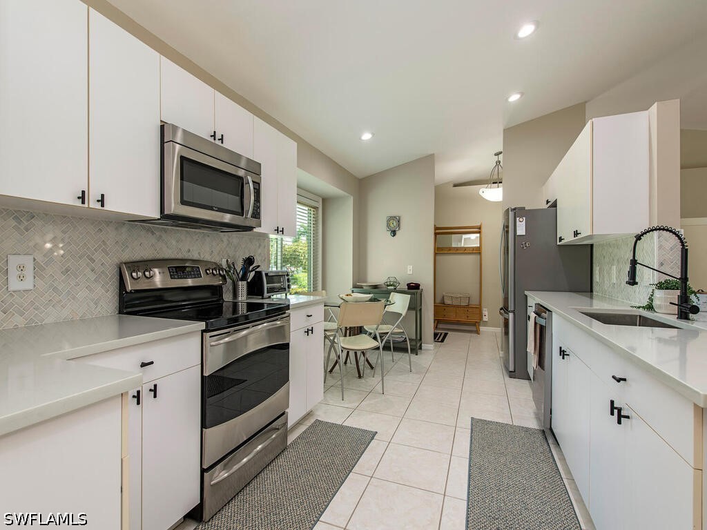 1082 Capri Drive Naples FL 34103 226018577 image3